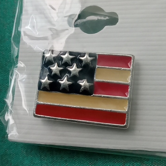 AMEZING!/ 🇺🇸 USA FLAG HAT PIN❤️🎊 - Picture 2 of 2